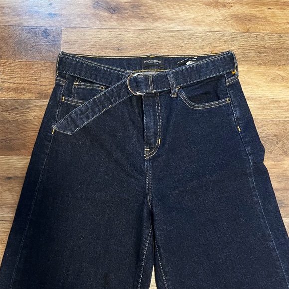 Banana Republic | High Rise Wide Leg Crop Jeans - Picture 5 of 8